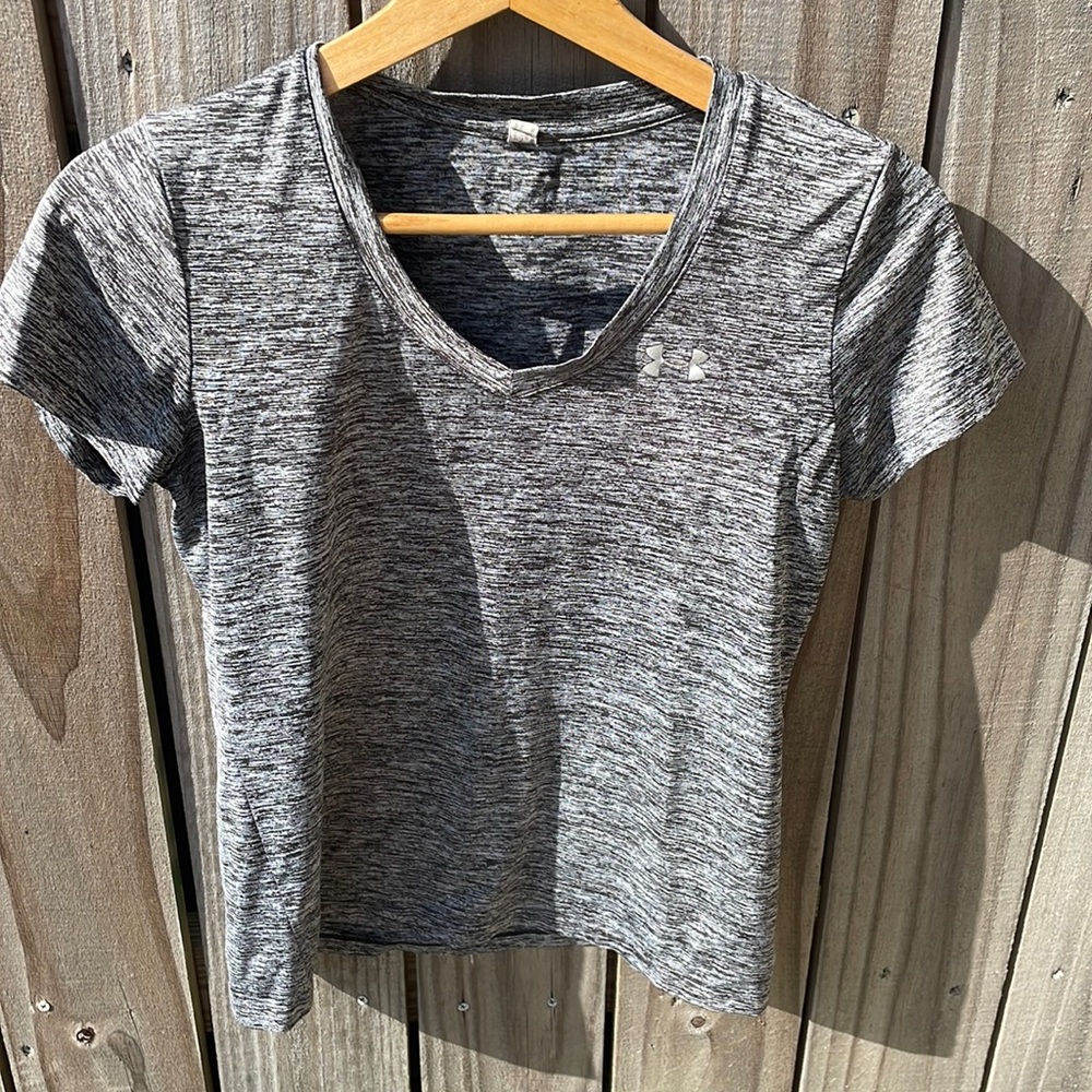 Under Armour Marled Gray Tee Shirt EUC